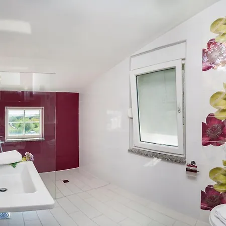 Novi Stafilic Sleeps 12 With Pool Air Con And Wifi * Kaštela